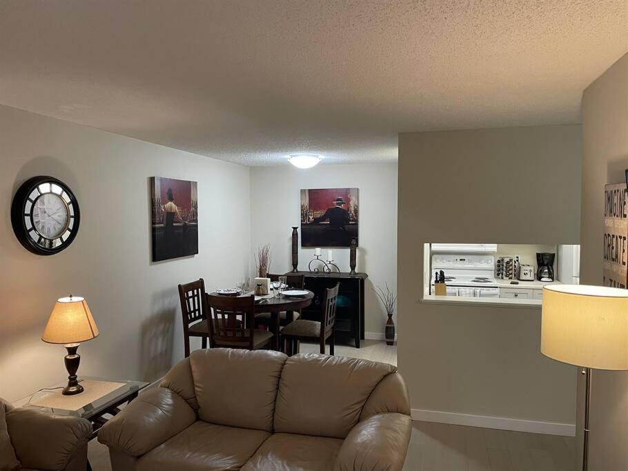 Apartment Chris Cozy Commonwealth #107 *